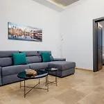 Location 1 Bedroom With Terrace *