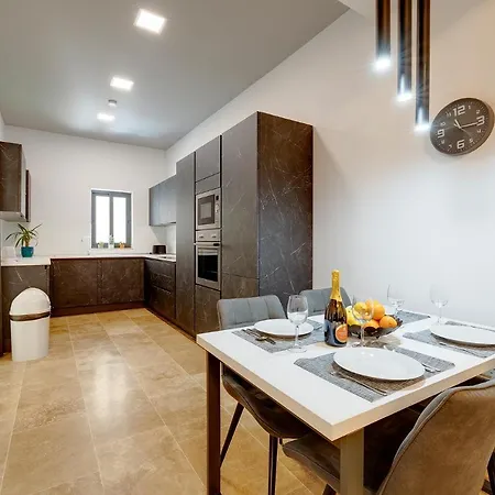 Apartment Location 1 Bedroom With Terrace