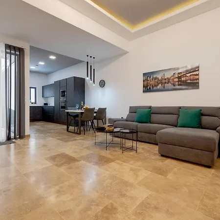 Location 1 Bedroom With Terrace * Sliema