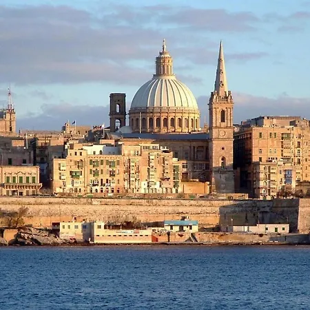 Location 1 Bedroom With Terrace By Buena Vista Sliema