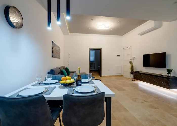 Location 1 Bedroom With Terrace Apartament *