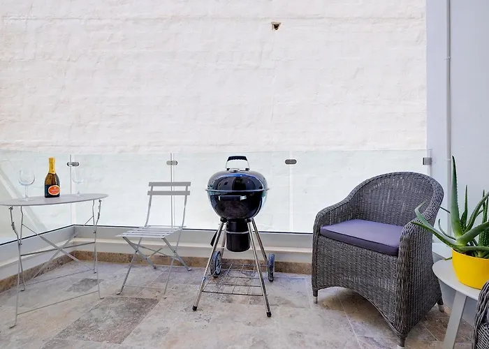 Location 1 Bedroom With Terrace Apartament *