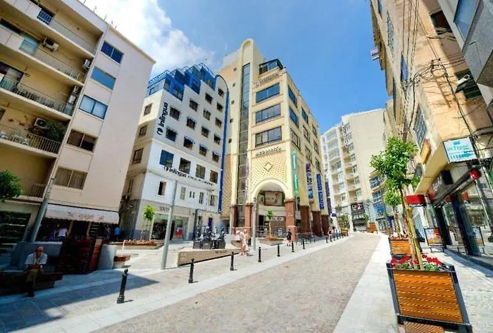 Location 1 Bedroom With Terrace Apartament *