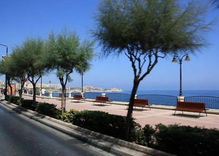 Location 1 Bedroom With Terrace Apartament *