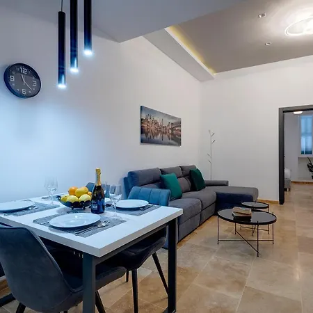 Location 1 Bedroom With Terrace Daire